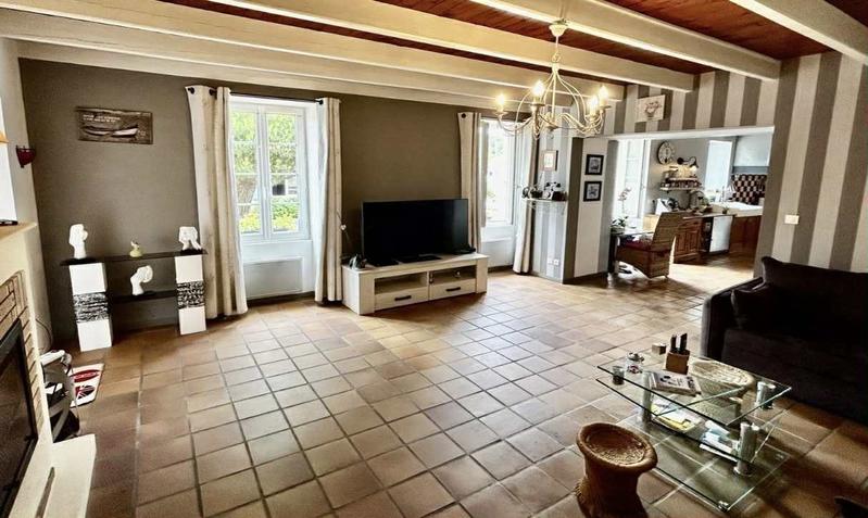 Maison ancienne - 220 m² - 6 pièces