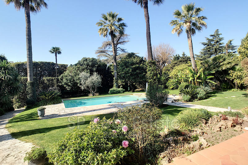 Maison - 380 m² - 10 pièces