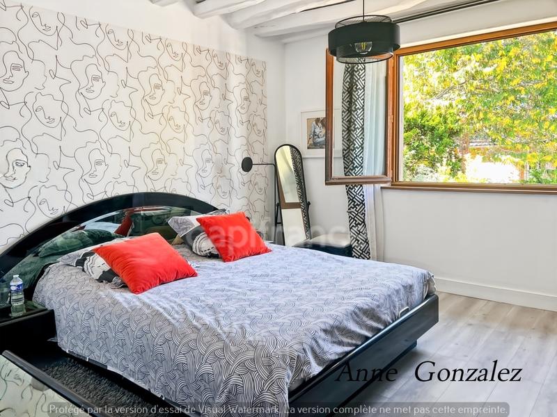 Maison - 221 m² - 7 pièces