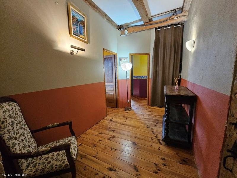 Maison - 258 m² - 9 pièces