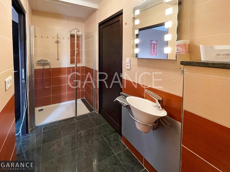 Maison - 211 m² - 6 pièces