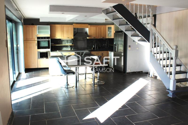 Maison - 200 m² - 8 pièces