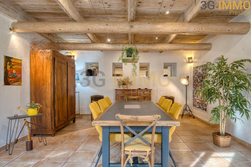 Mas - 280 m² - 9 pièces