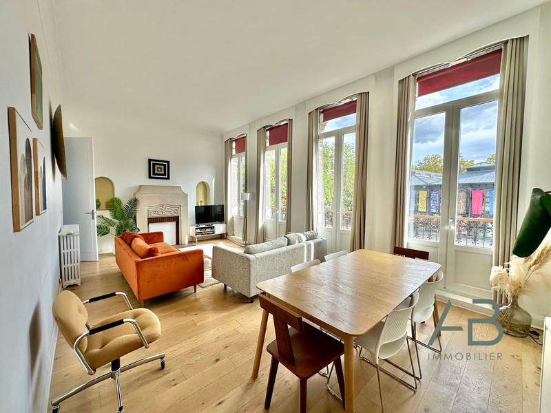 Appartement - 89 m² - 4 pièces