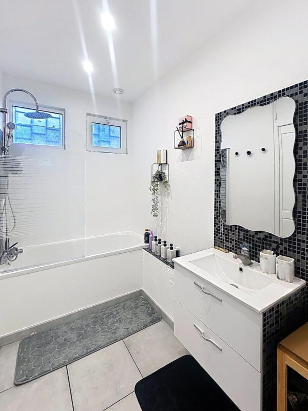 Maison - 180 m² - 7 pièces