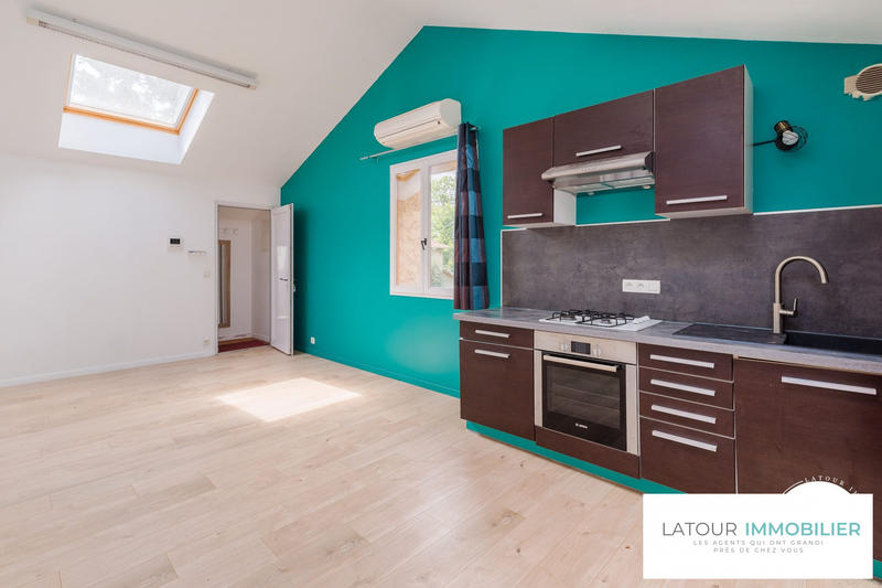 Maison - 220 m² - 10 pièces