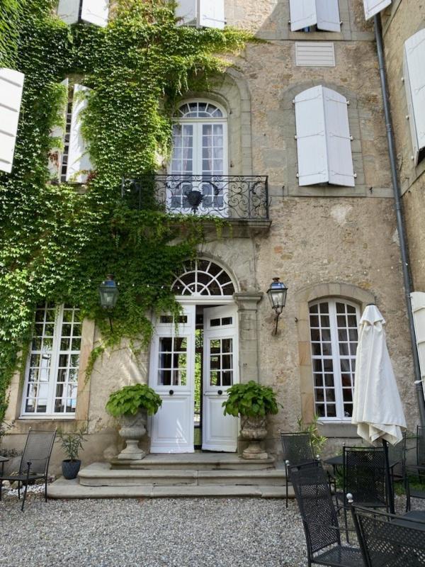 Maison - 746 m² - 15 pièces