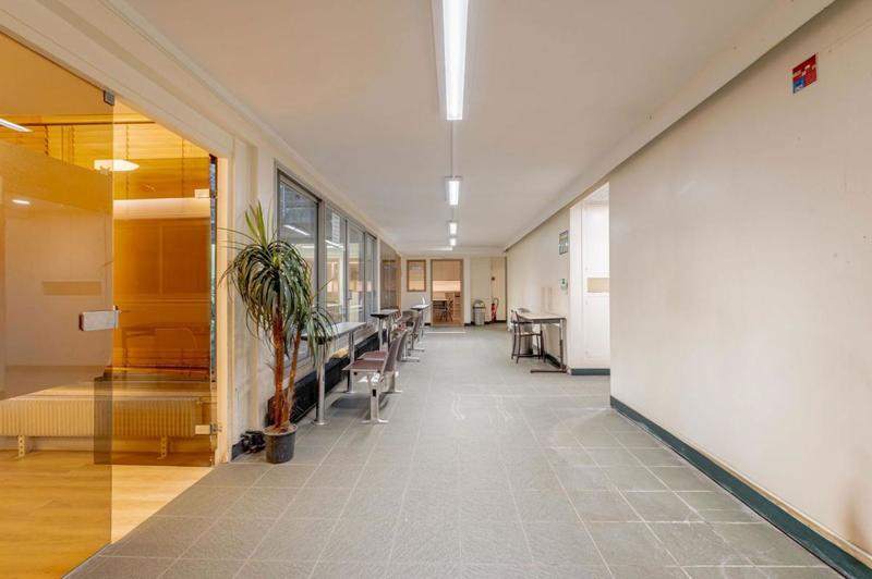 Local commercial - 299 m²