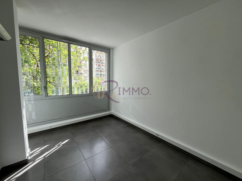 Local commercial - 82 m²