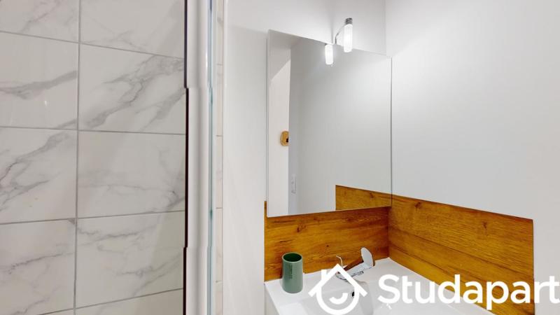 Chambre - 11 m² - 1 pièce