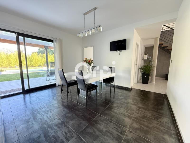 Maison - 290 m² - 5 pièces