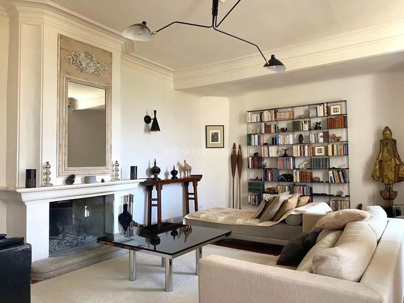 Maison - 433 m² - 15 pièces