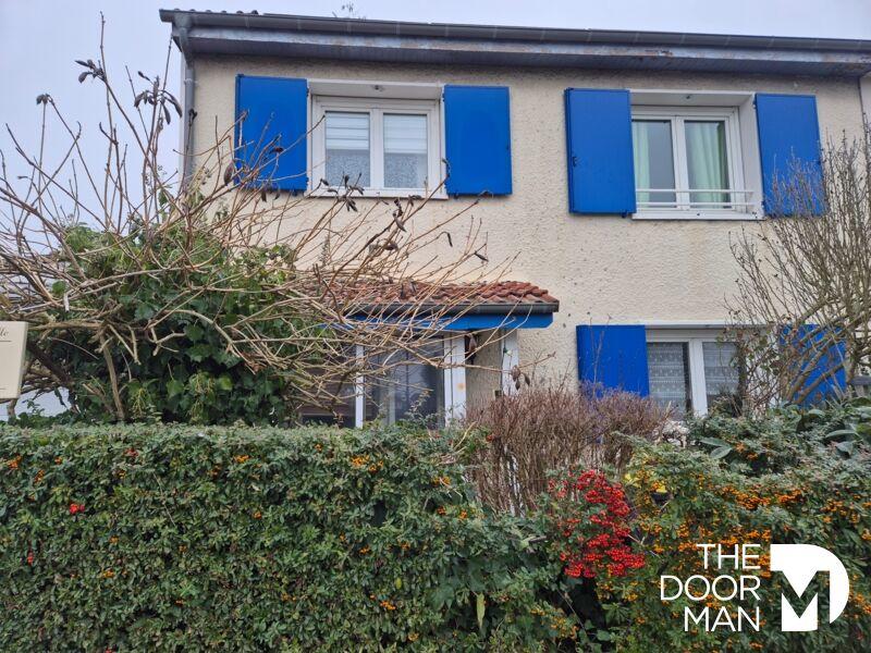 Maison traditionnelle - 94 m² - 4 pièces