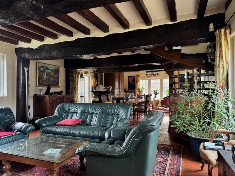 Maison - 210 m² - 8 pièces