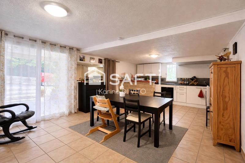 Maison - 203 m² - 8 pièces