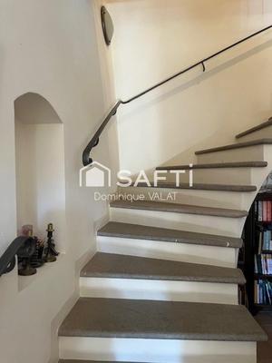 Maison - 457 m² - 16 pièces