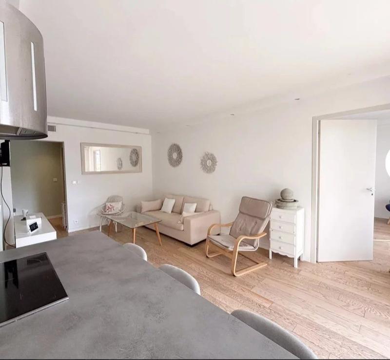 Appartement - 81 m² - 4 pièces