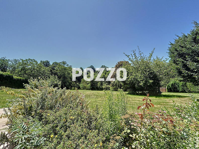 Maison - 220 m² - 8 pièces