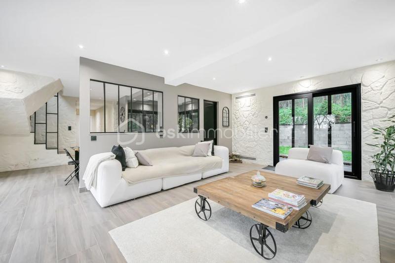 Villa - 185 m² - 10 pièces