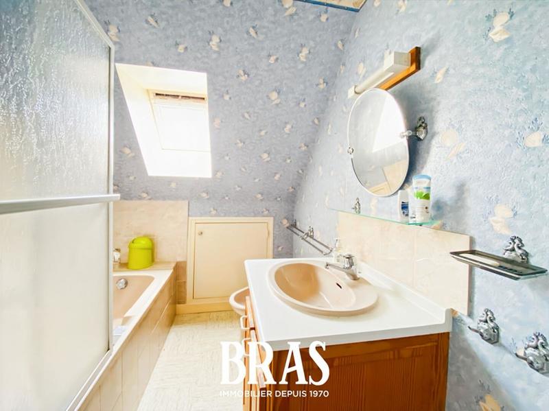 Maison - 139 m² - 8 pièces