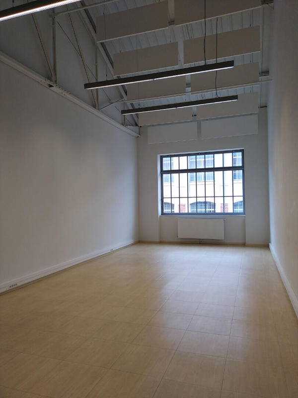 Local d'activité / Entrepôt - 94 m²