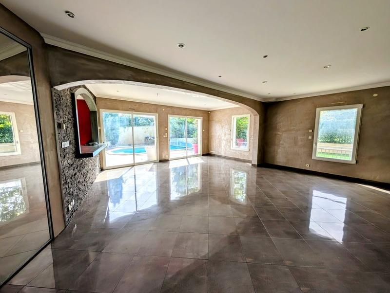 Maison - 165 m² - 6 pièces