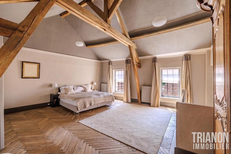 Propriété - 340 m² - 7 pièces