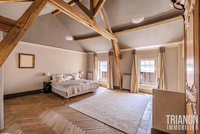 Propriété - 340 m² - 7 pièces