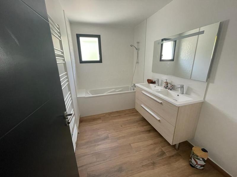 Pavillon - 92 m² - 4 pièces