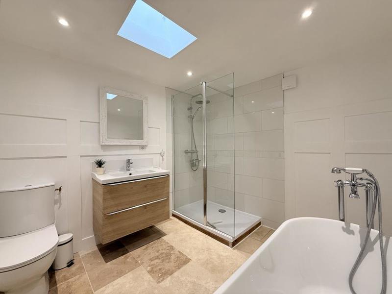 Maison - 180 m² - 6 pièces