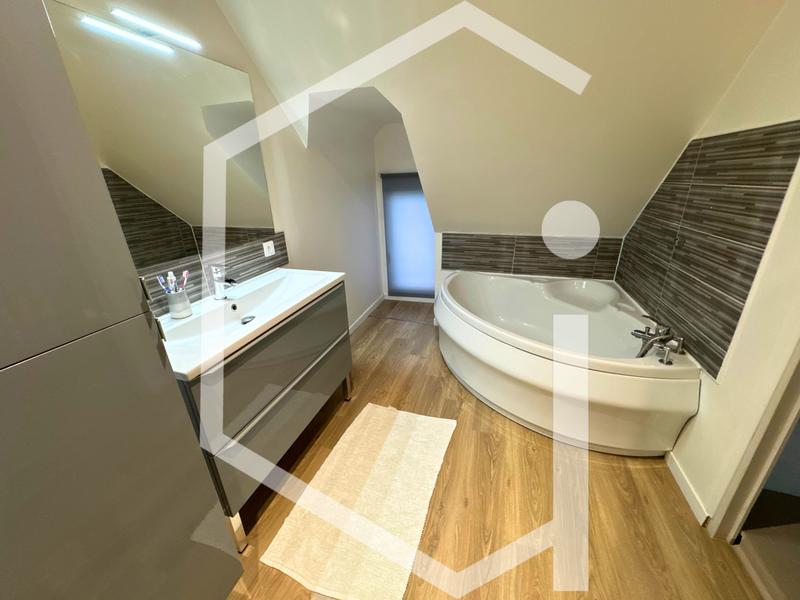 Maison - 121 m² - 4 pièces