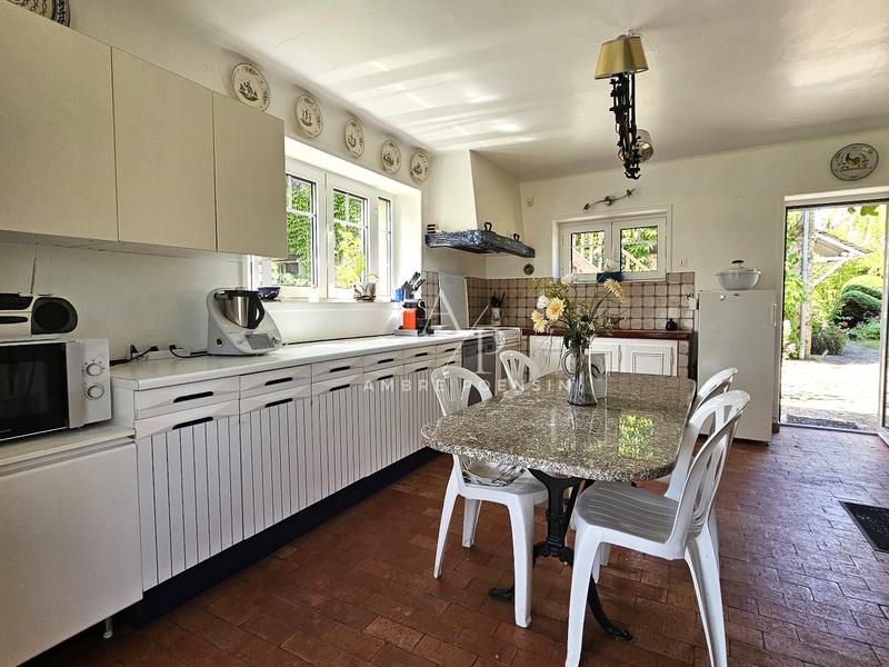 Maison - 301 m² - 9 pièces