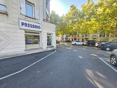 Local commercial - 100 m² - 2 pièces