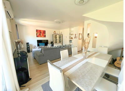 Maison - 93 m² - 4 pièces