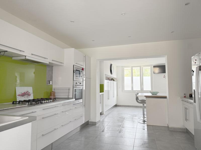 Maison - 185 m² - 7 pièces