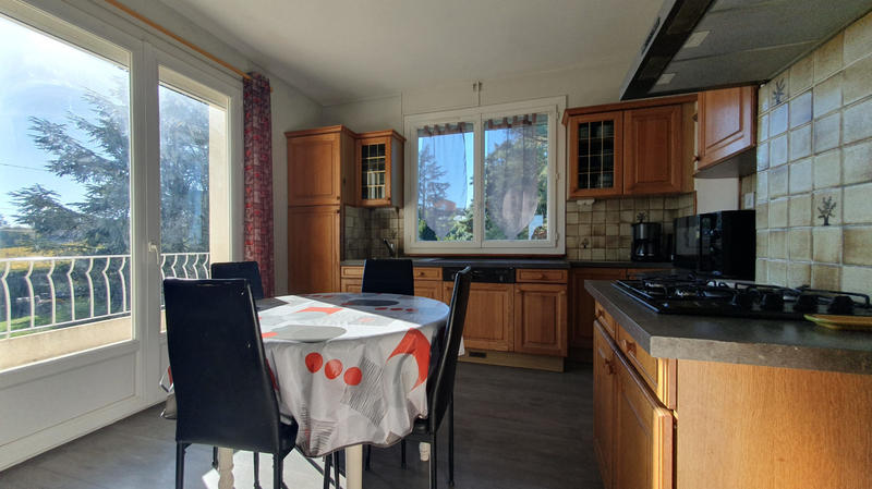 Maison - 221 m² - 6 pièces