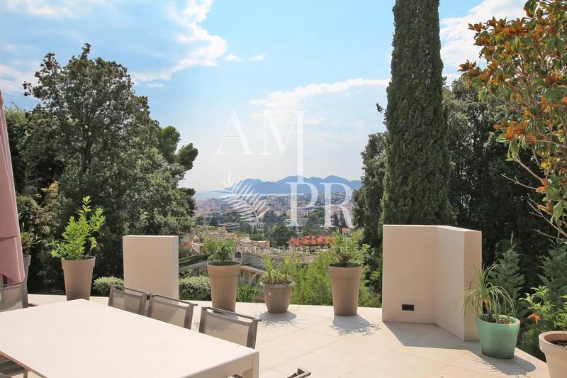 Villa - 233 m² - 7 pièces