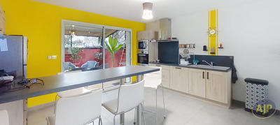 Maison - 96 m² - 5 pièces