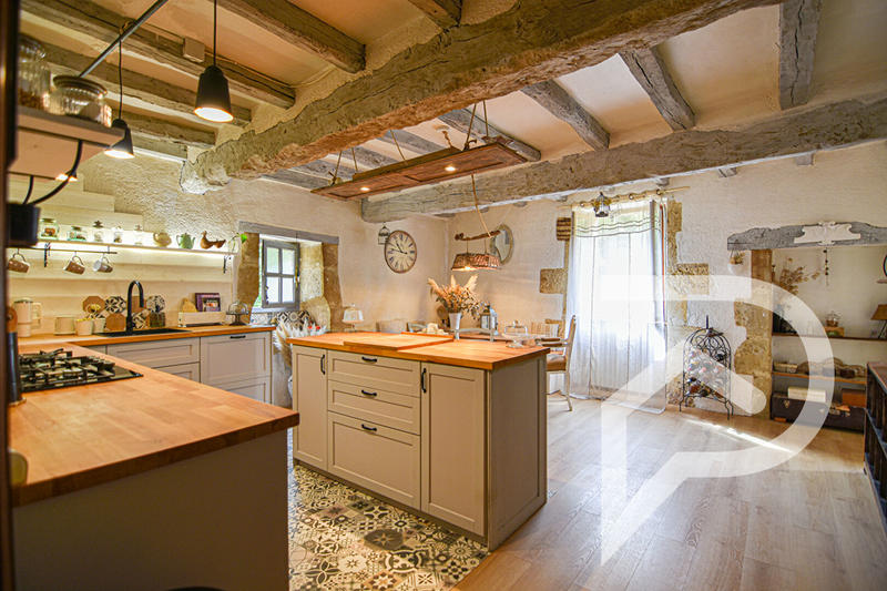 Maison - 140 m² - 5 pièces