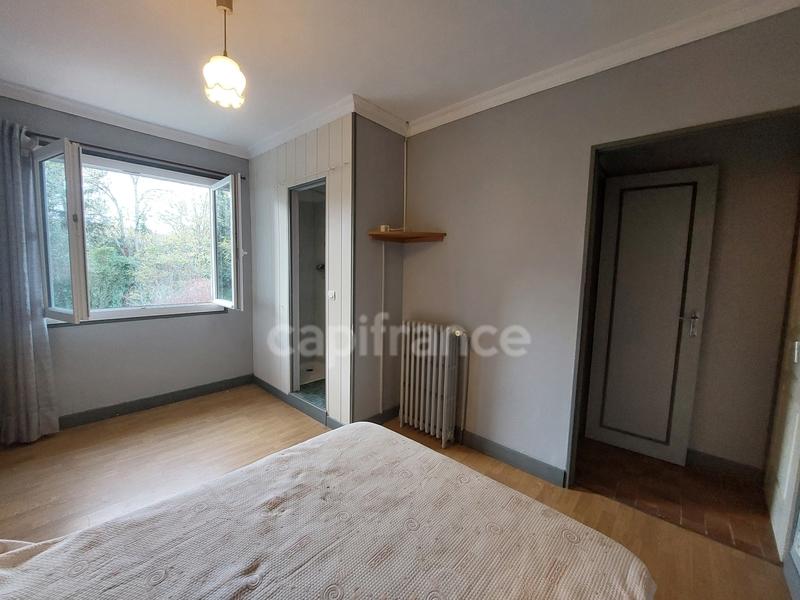 Maison - 230 m² - 12 pièces