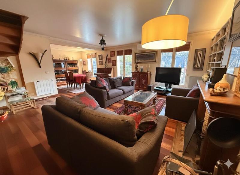 Maison - 177 m² - 7 pièces