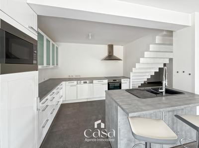 Maison - 204 m² - 7 pièces