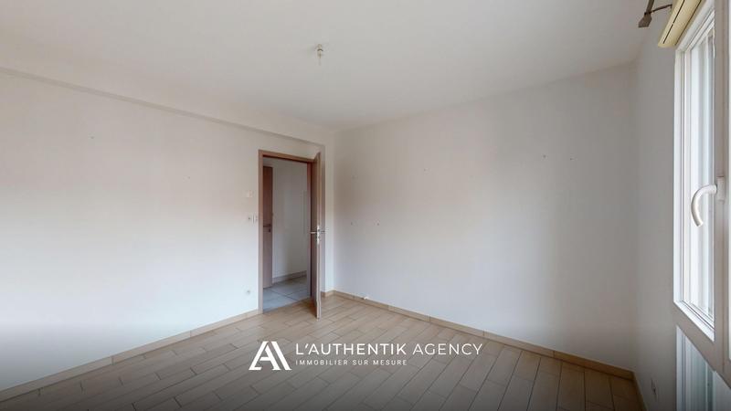 Appartement - 90 m² - 4 pièces