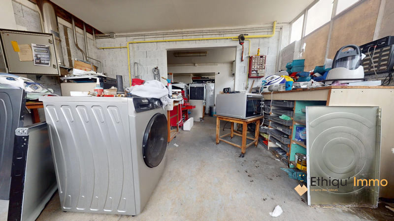 Local commercial - 839 m² - 6 pièces