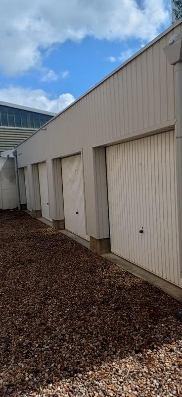 Parking / Garage - 80 m²