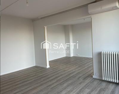 Appartement - 95 m² - 5 pièces