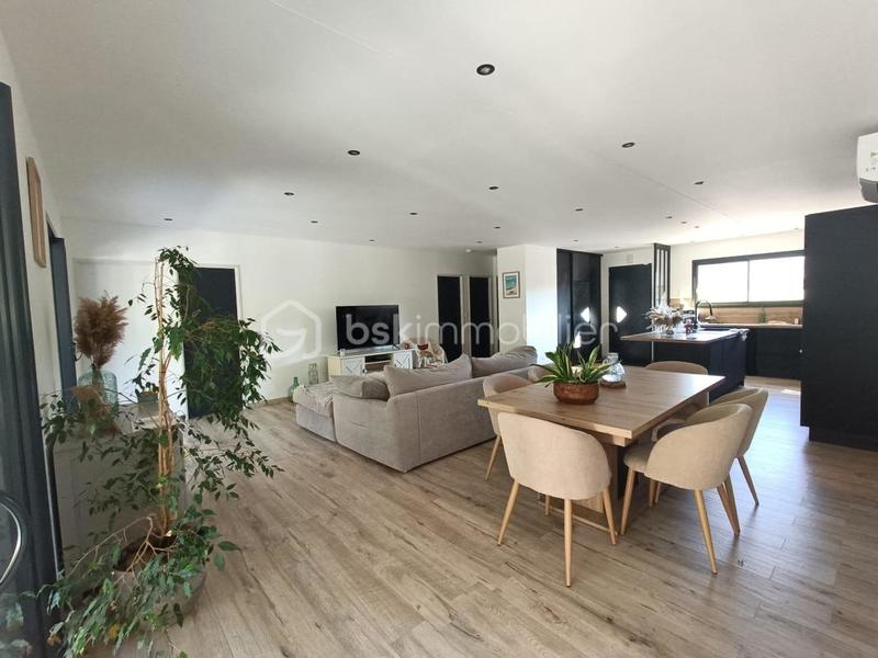 Maison - 121 m² - 5 pièces