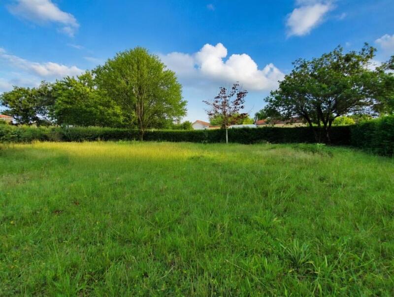 Terrain constructible - 637 m²