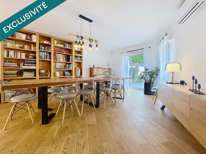 Maison - 241 m² - 10 pièces