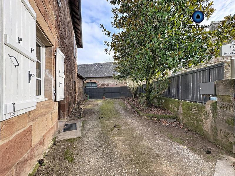 Maison ancienne - 138 m² - 8 pièces